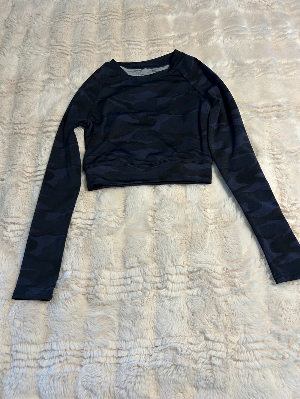 Cropped Long-Sleeve Camo Active Top - Black/Navy/Charcoal